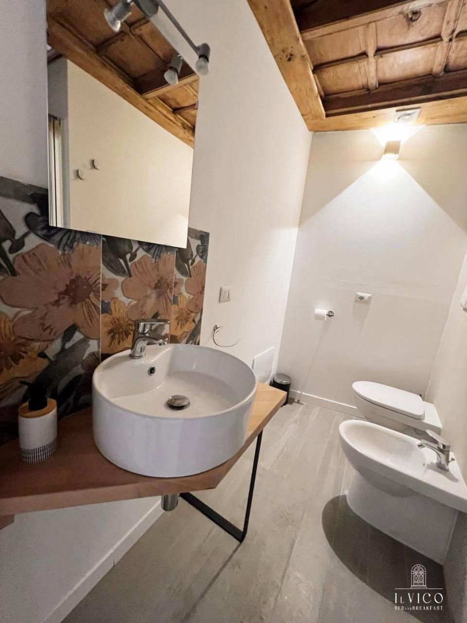 Il Vico Bed & Breakfast LʼAquila Exterior foto