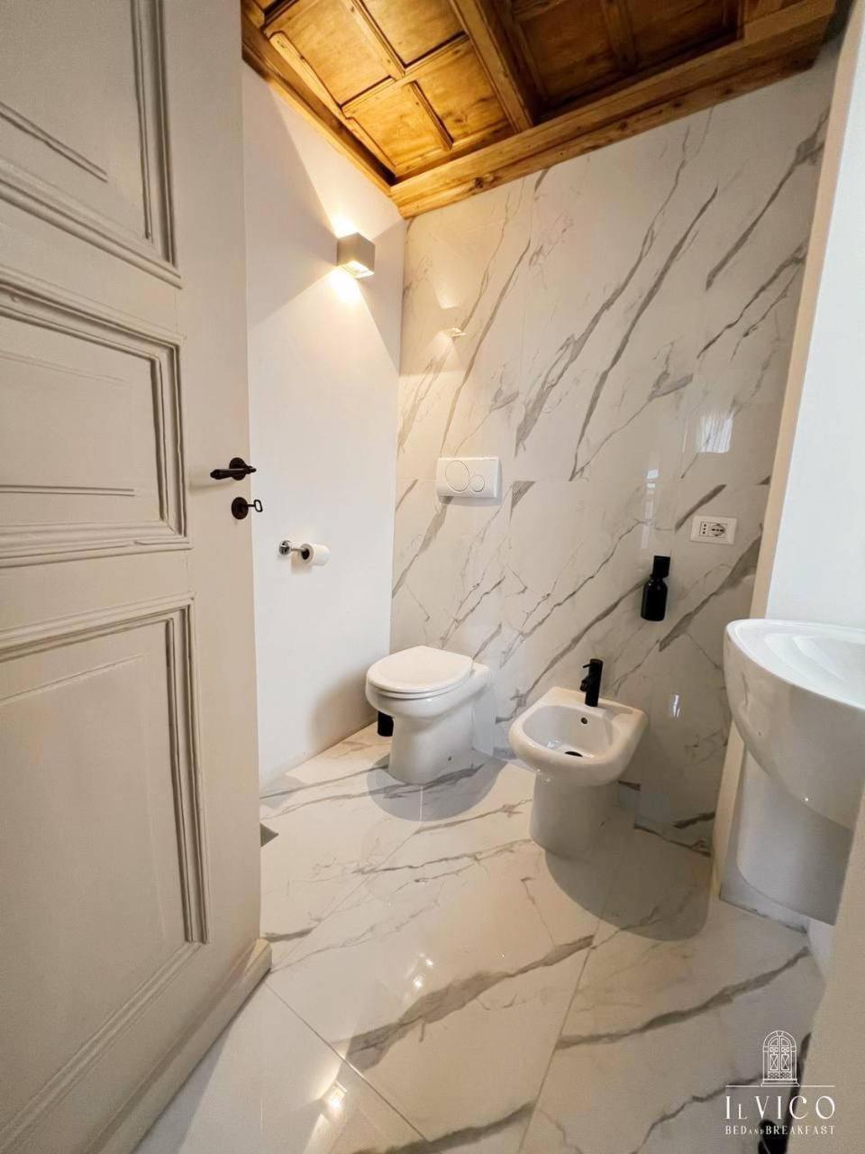 Il Vico Bed & Breakfast LʼAquila Exterior foto